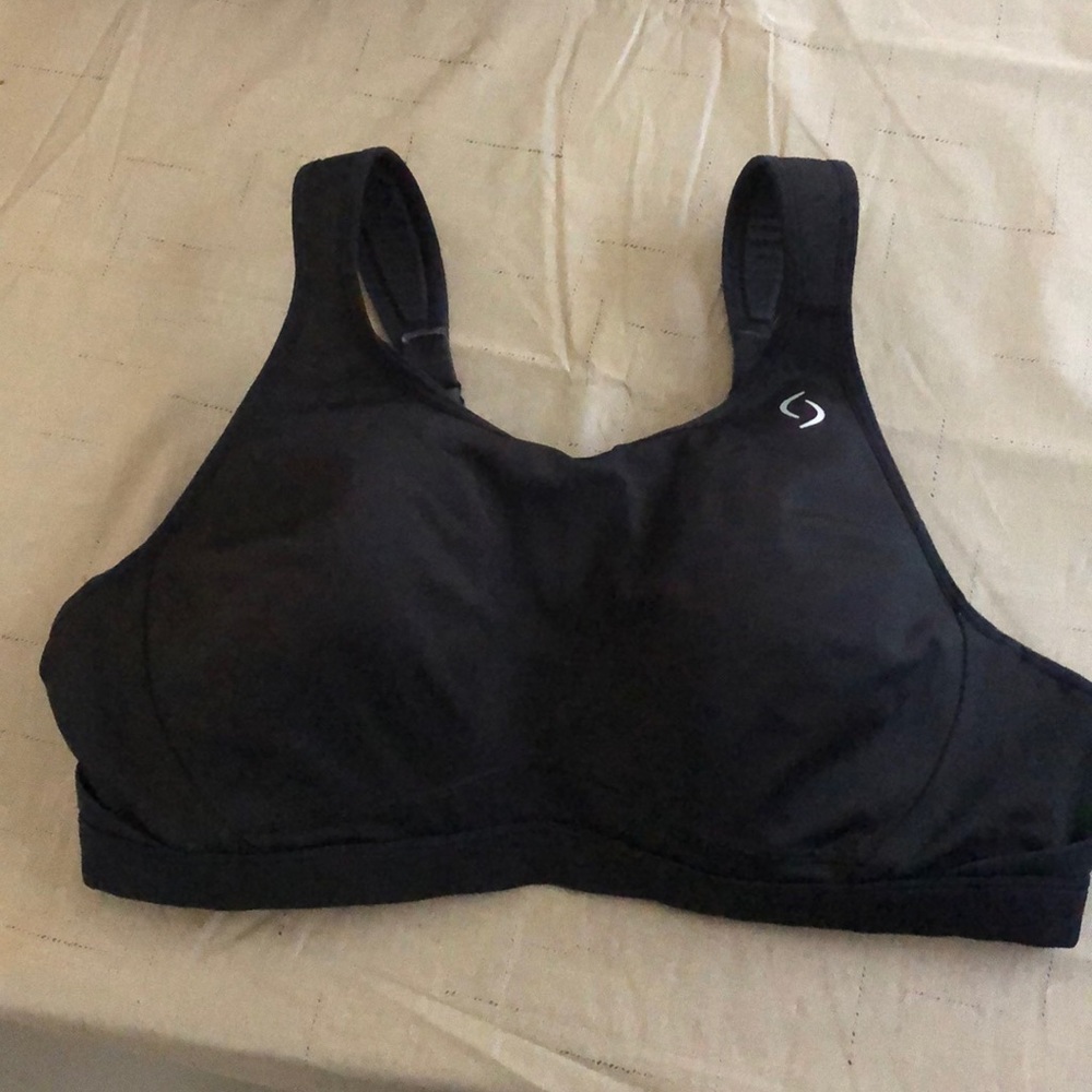 Brooks sports bra 38D never worn